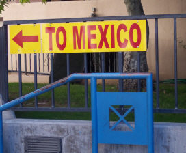 To Mexico border sign